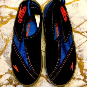 Speedo water shoe